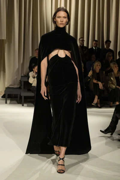 Look 37